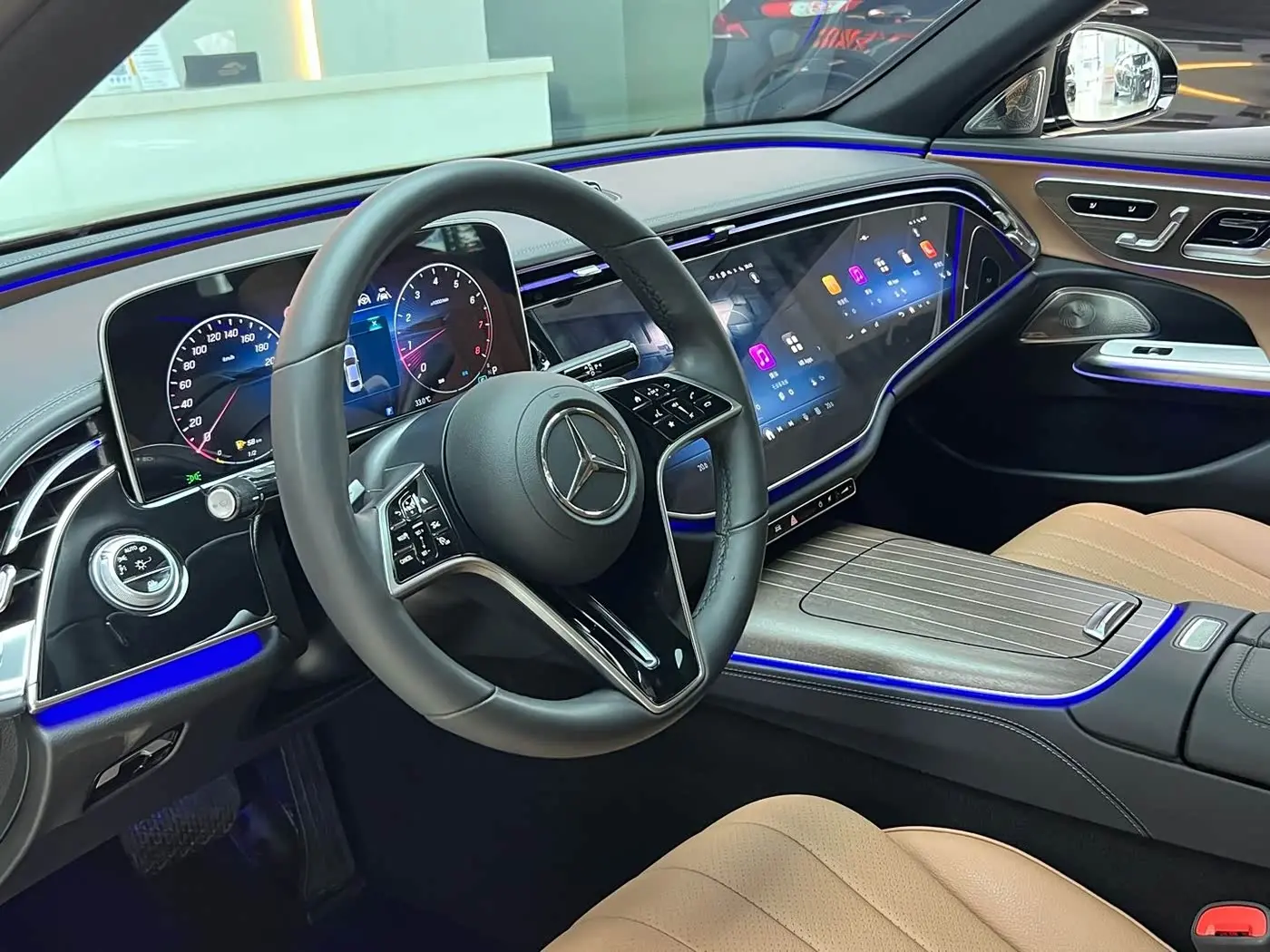 Mercedes-Benz E-Class 2025 — Фото 8/20