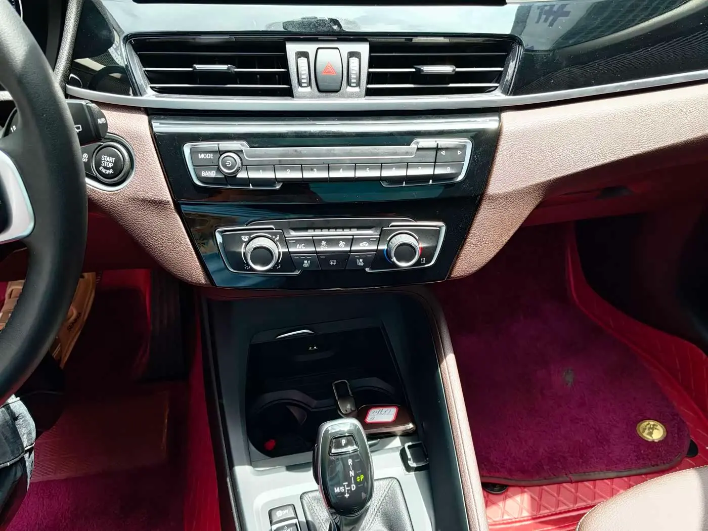 BMW X1 2022 — Photo 11/18