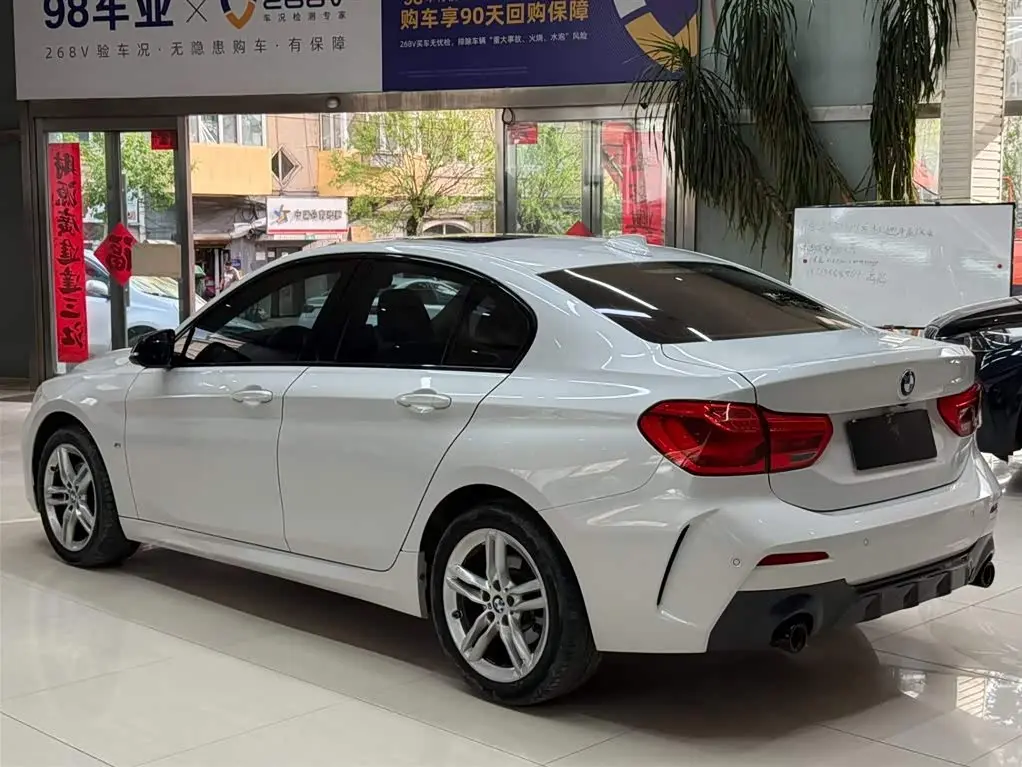 BMW 1 Series 2022 — Photo 6/20