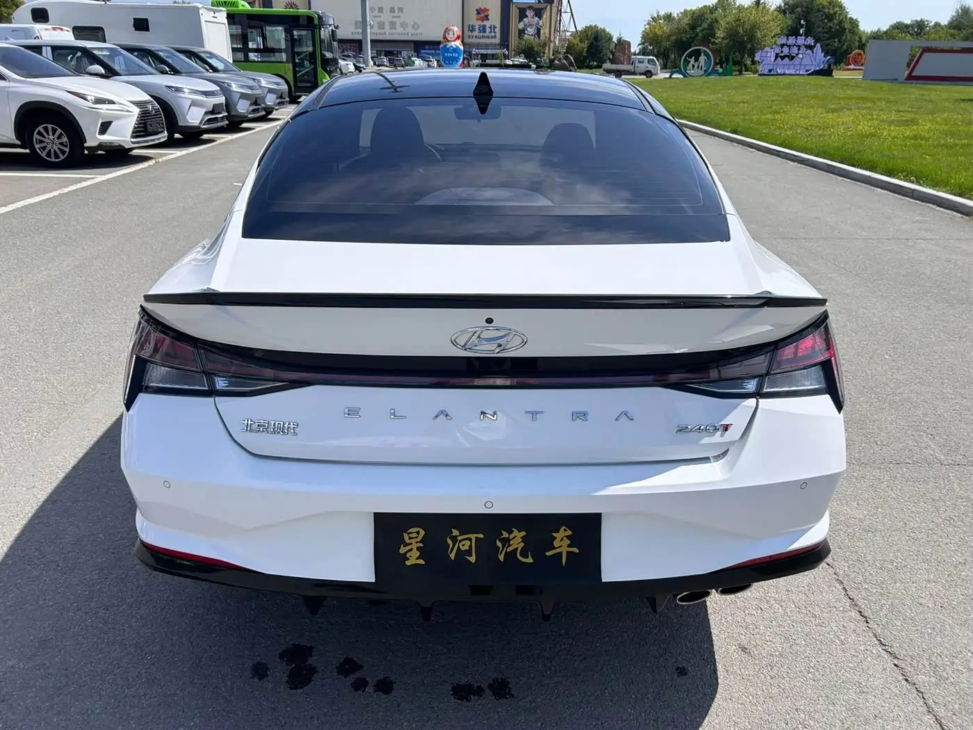 Hyundai Elantra 2022 — Фото 11/14