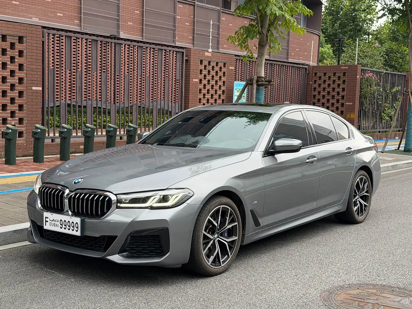 BMW 5 Series 2023 — Şəkil 1/15