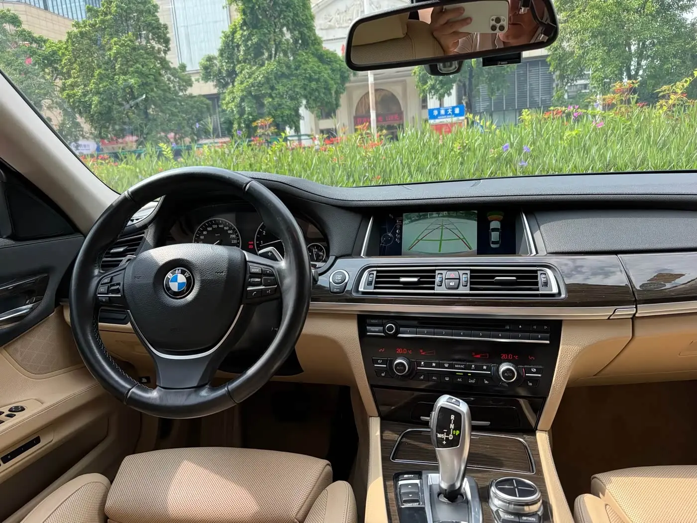 BMW 7 Series 2014 — Photo 13/17