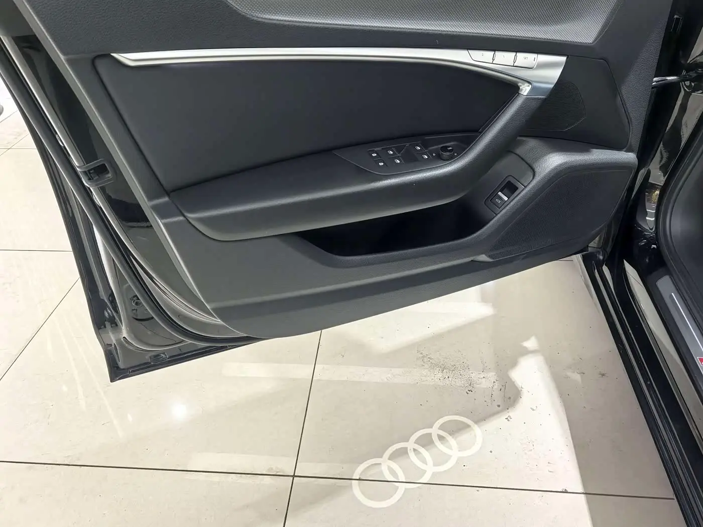 Audi A6L 2021 — Photo 10/15