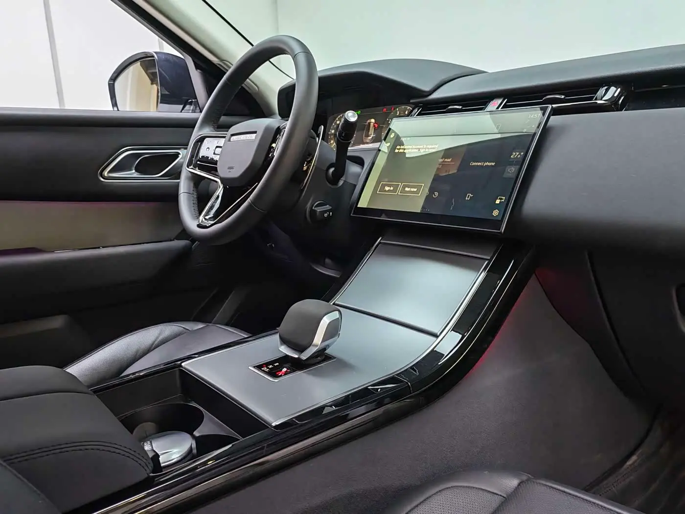 Land Rover Range Rover Velar 2024 — Şəkil 6/20