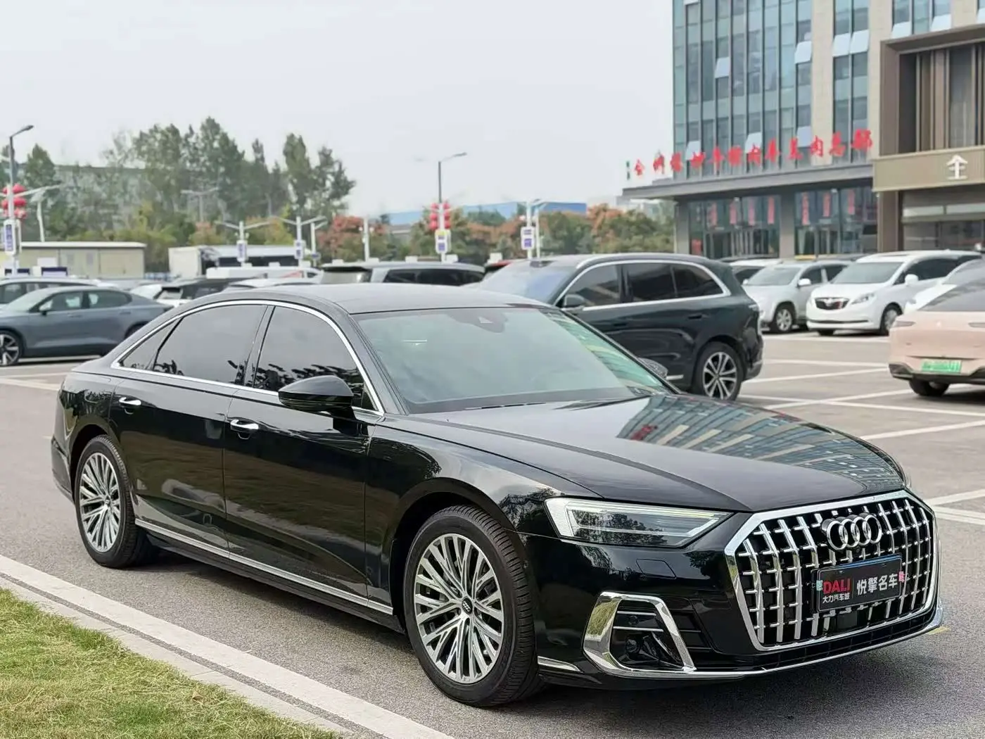 Audi A8 2018 — Фото 3/9