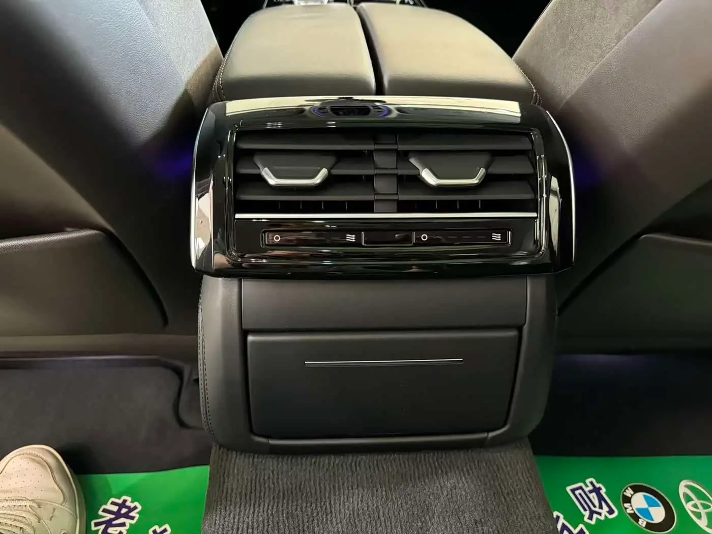 Audi A8 2021 — Photo 12/20