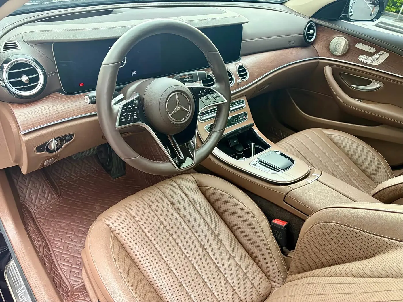 Mercedes-Benz E-Class 2023 — Şəkil 20/20