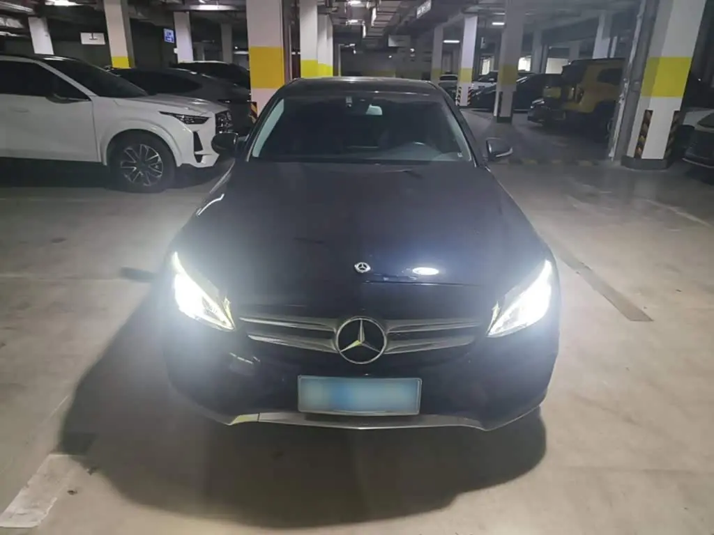 Mercedes-Benz C-Class 2018 — Фото 2/19