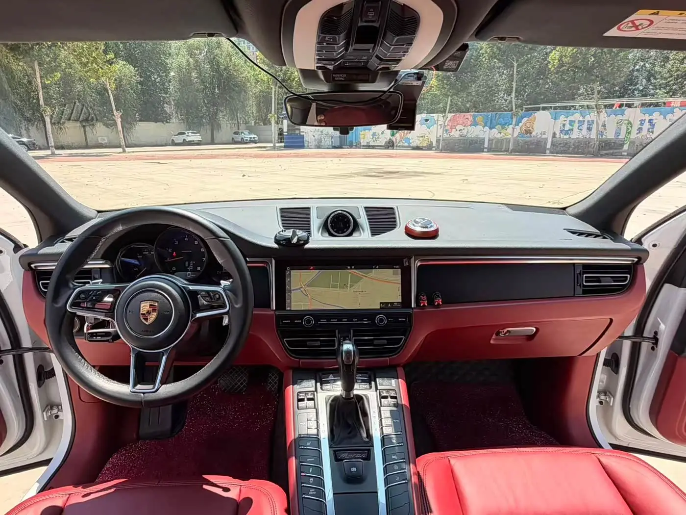 Porsche Macan 2019 — Фото 17/20