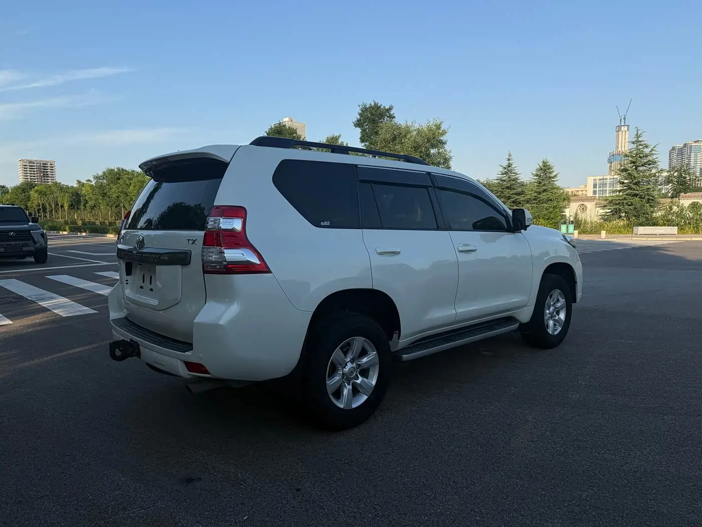 Toyota Prado 2017 — Photo 5/9