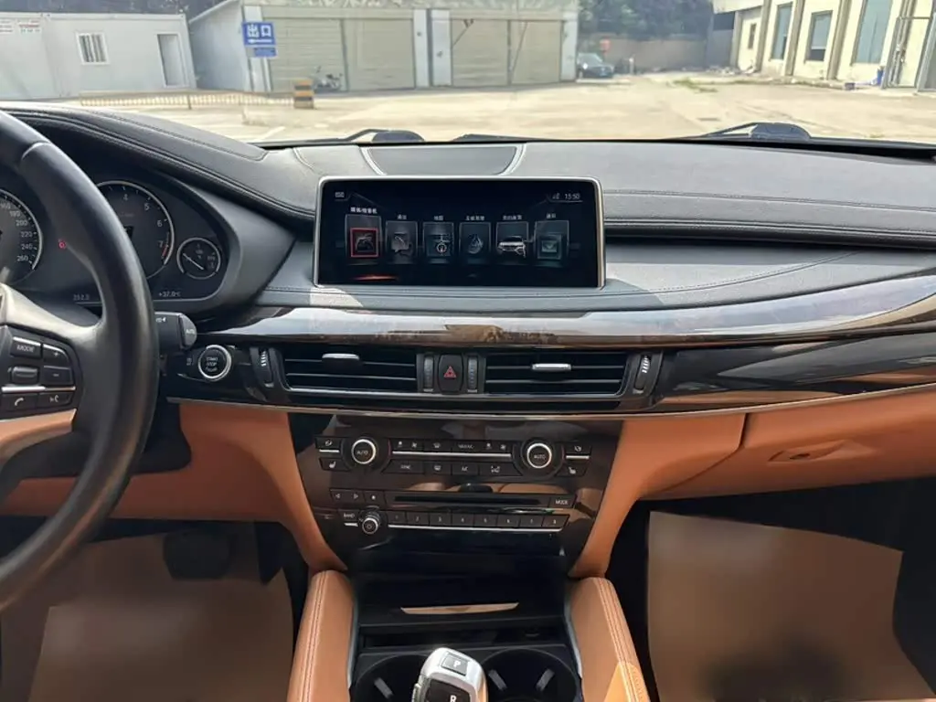 BMW X6 2018 — Photo 15/19
