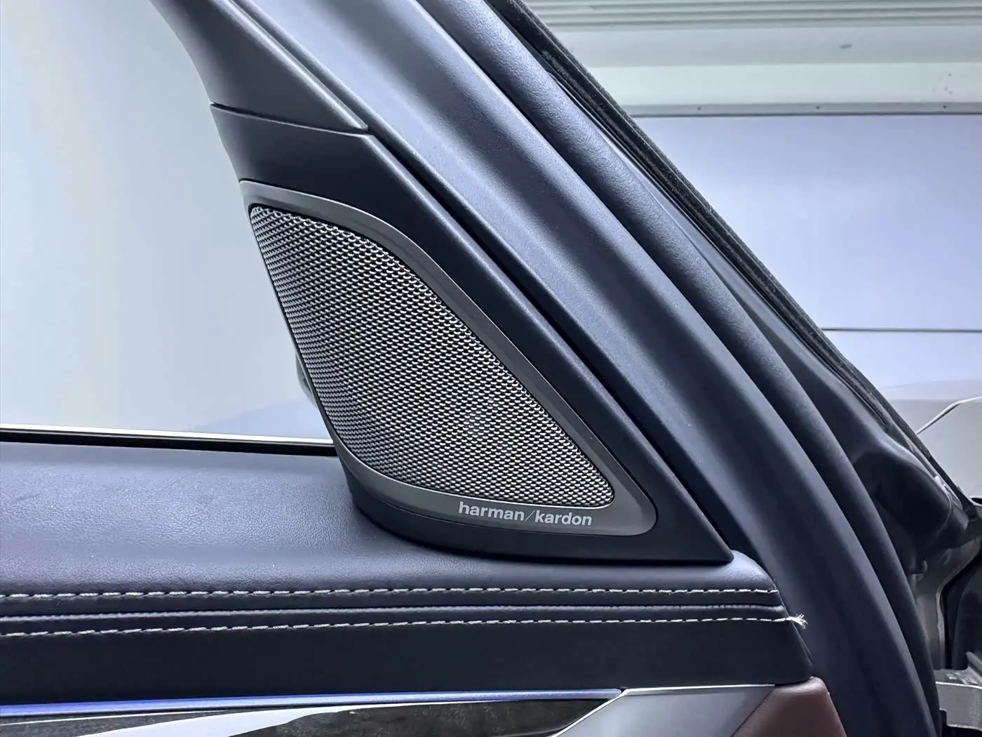 BMW 7 Series 2016 — Фото 15/17