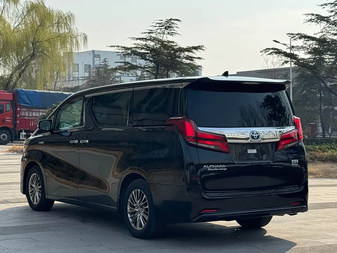 Toyota Alphard 2020 — Photo 14/16