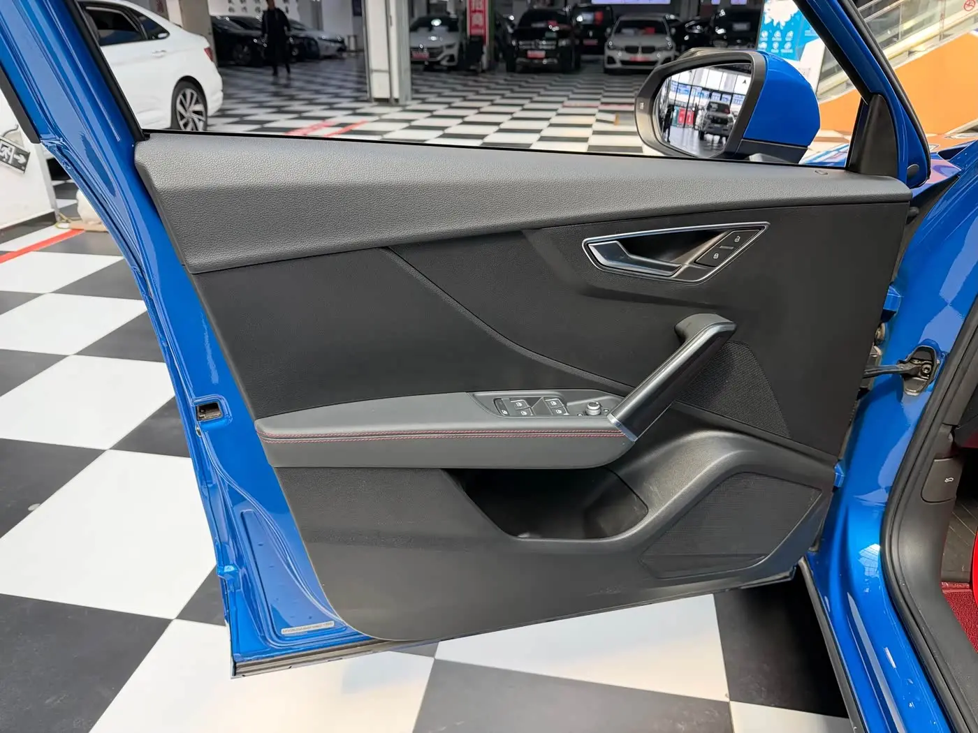 Audi Q2L 2023 — Photo 5/18