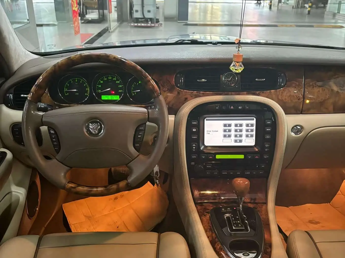 Jaguar XJ 2007 — Şəkil 6/9