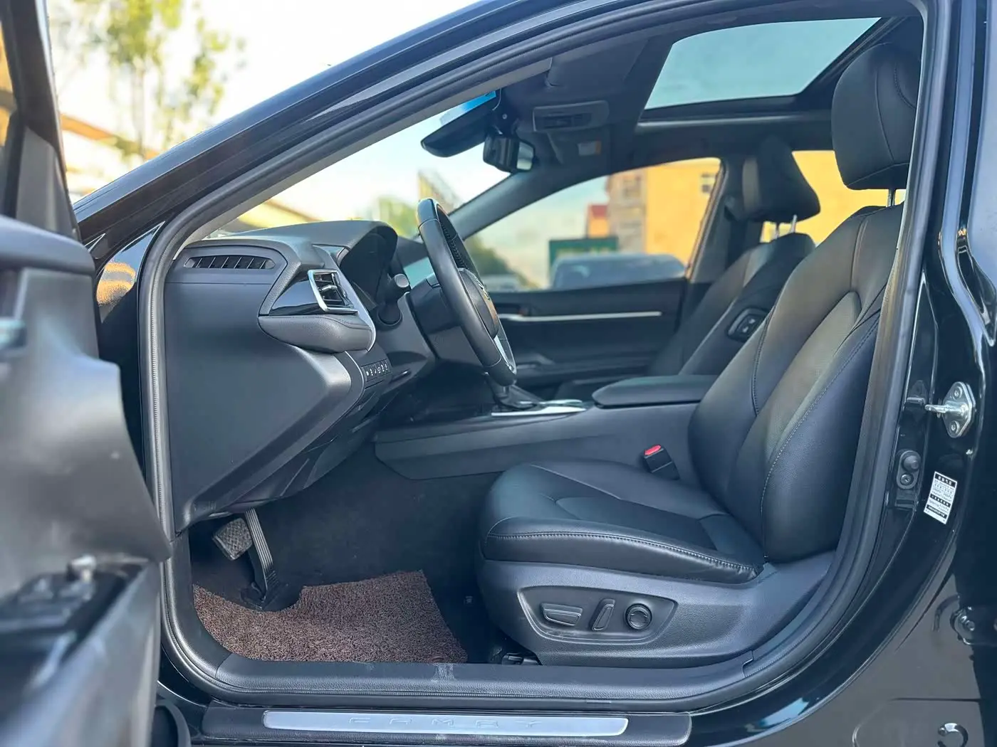 Toyota Camry 2022 — Photo 4/9