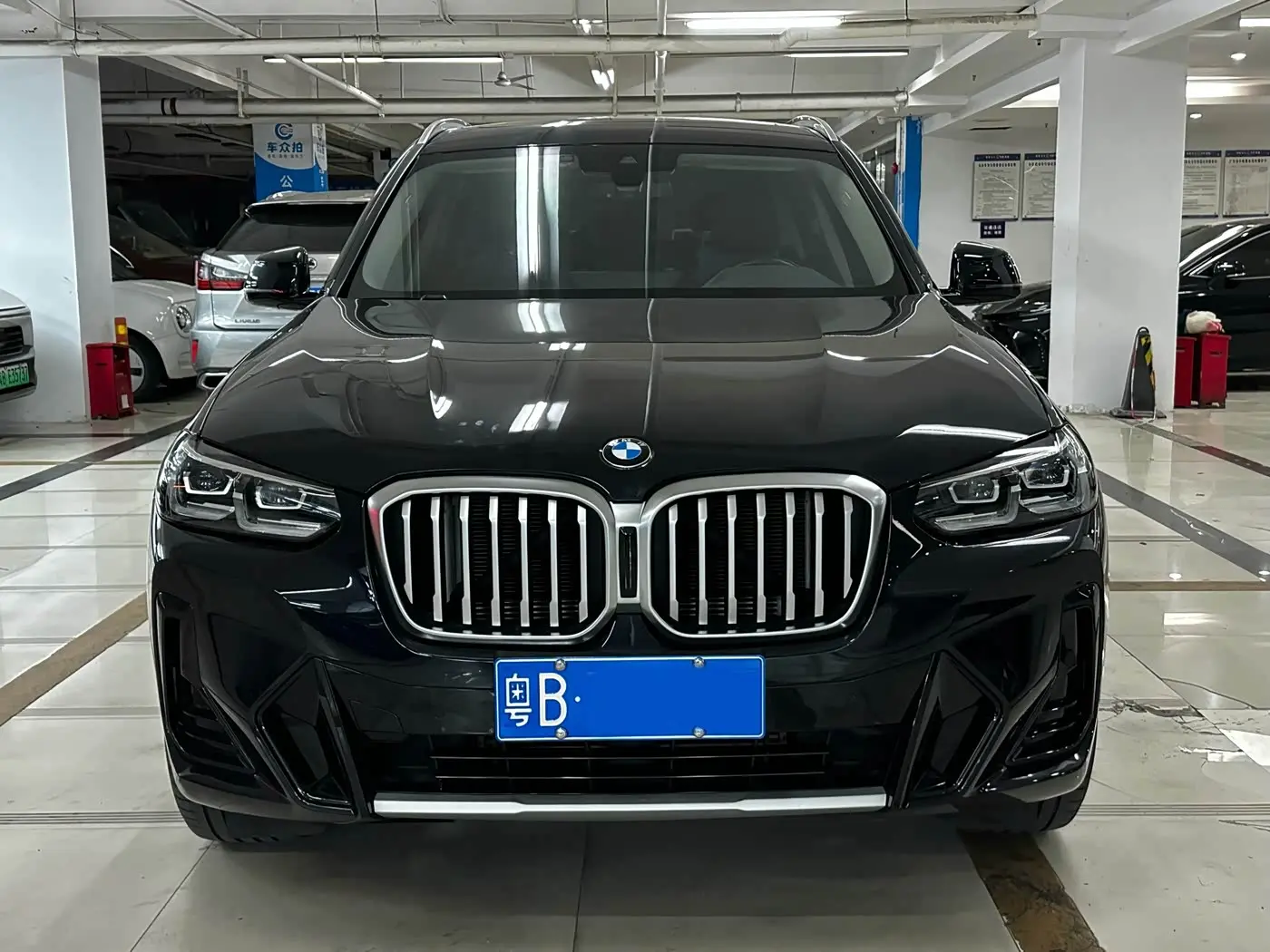 BMW X3 2022 — Фото 2/17