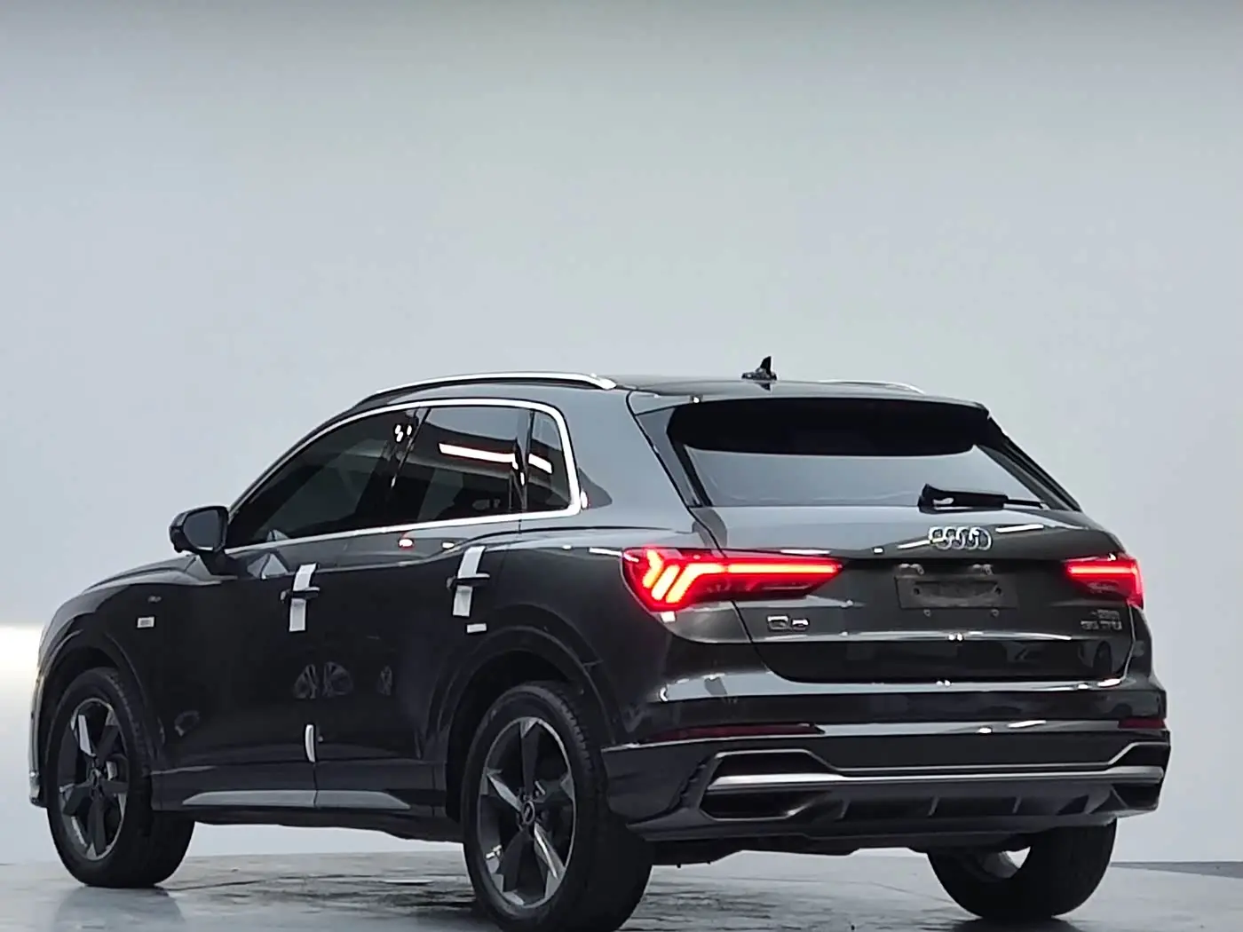 Audi Q3 2022 — Şəkil 19/20