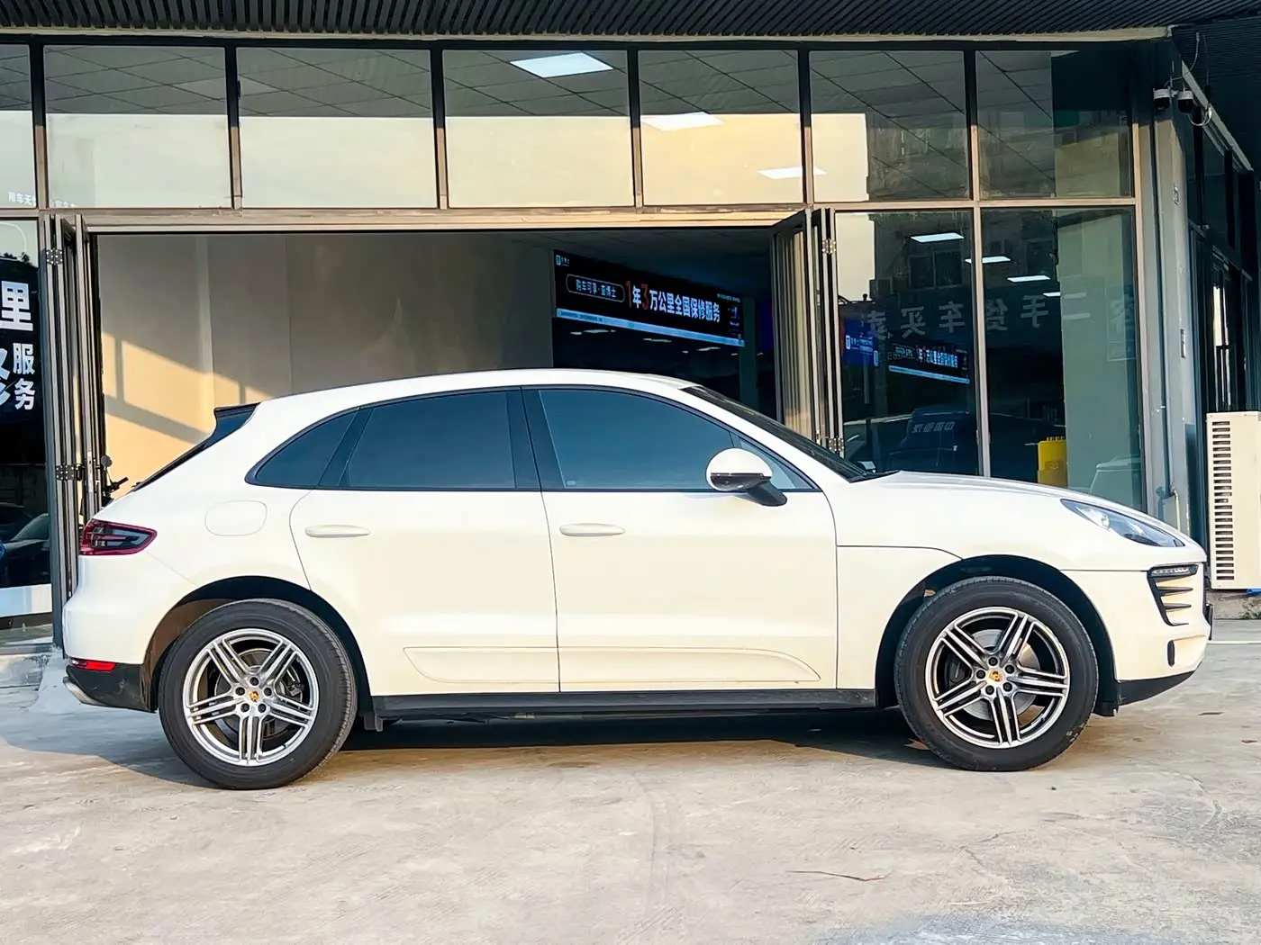 Porsche Macan 2016 — Фото 4/15