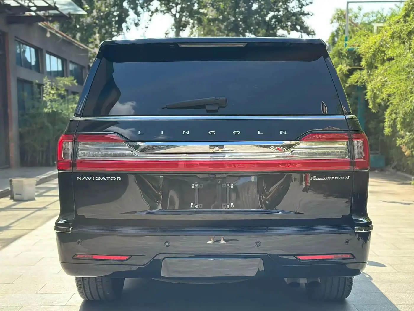 Lincoln Navigator 2018 — Şəkil 8/9