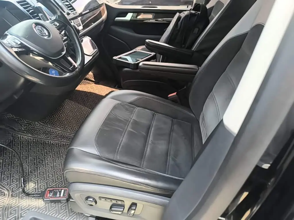 Volkswagen Multivan 2018 — Photo 15/20