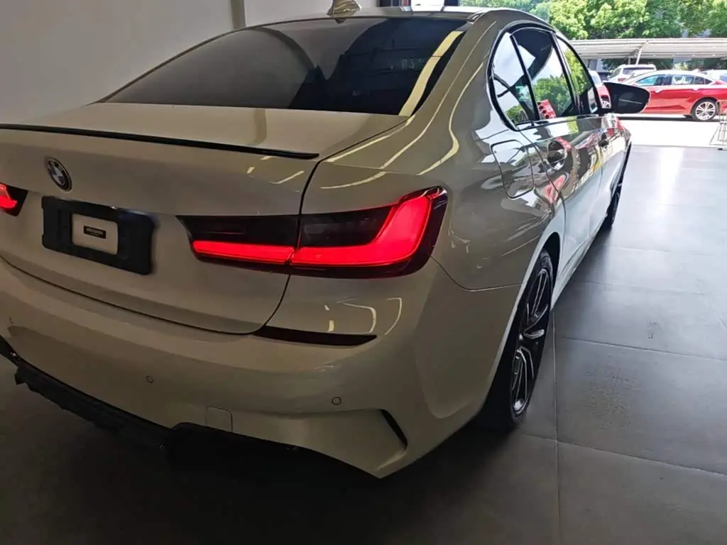BMW 3 Series 2021 — Photo 8/20