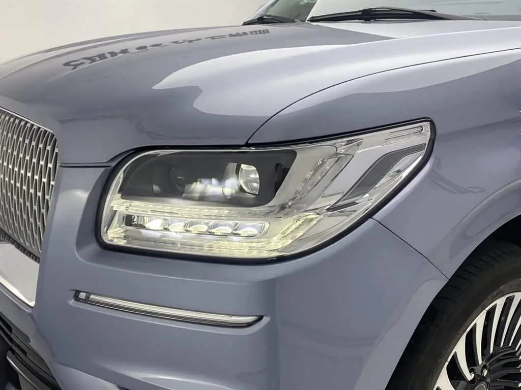 Lincoln Navigator 2023 — Şəkil 9/20