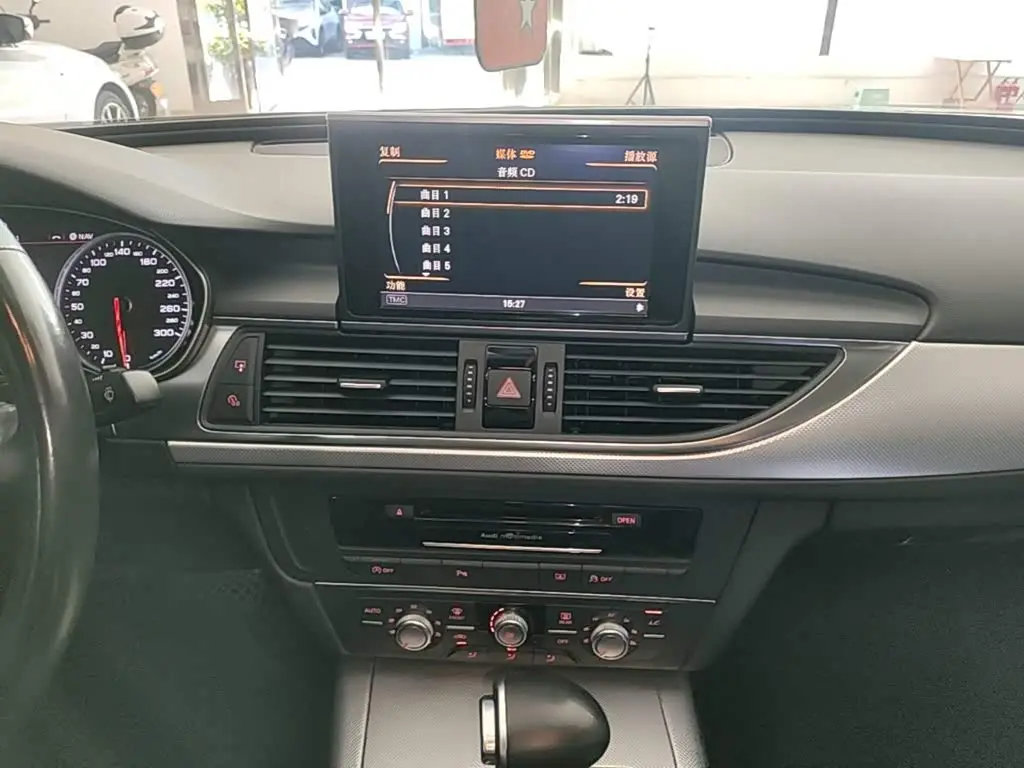 Audi A6L 2016 — Şəkil 13/20