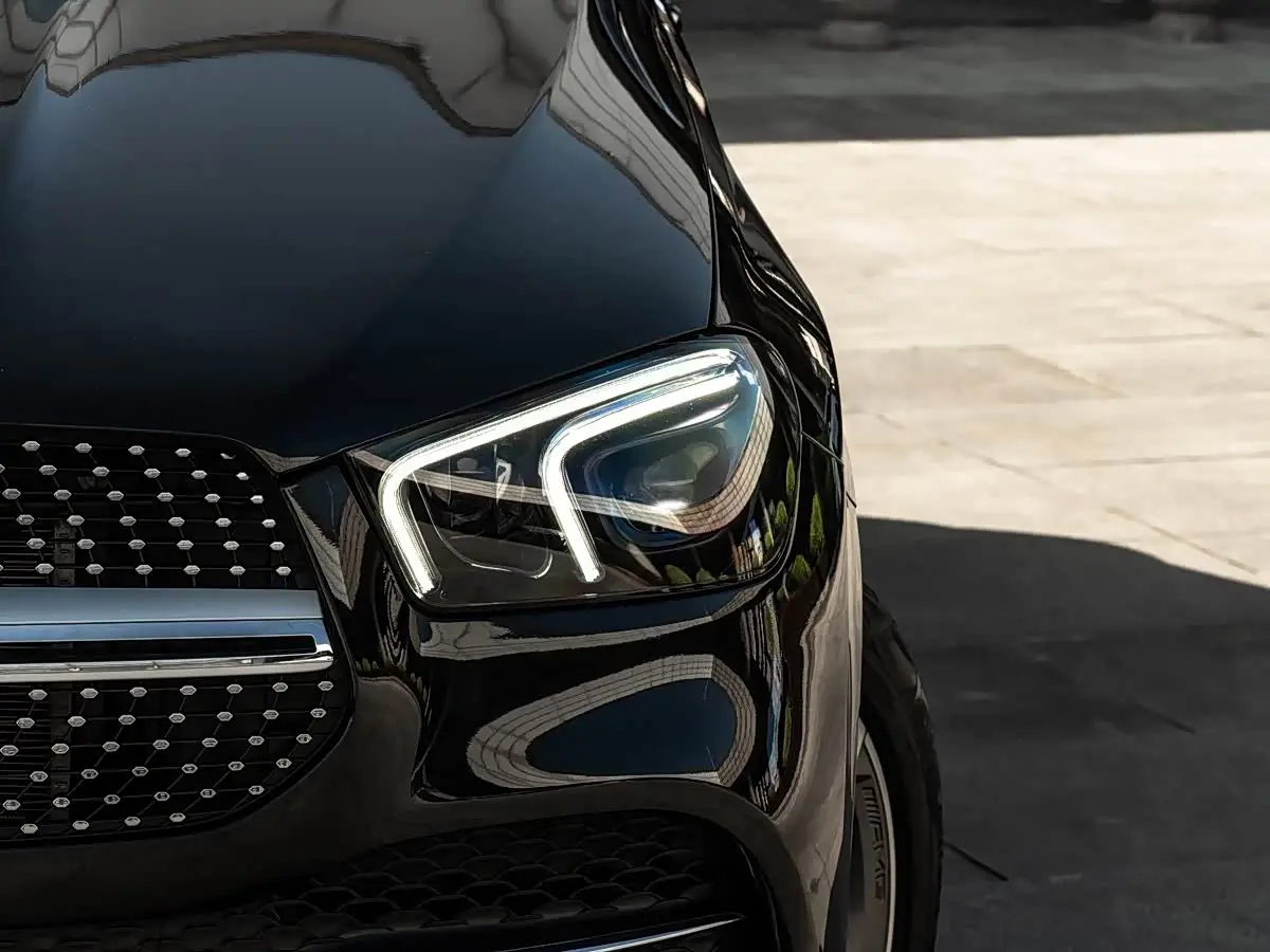 Mercedes-Benz GLE 2022 — Photo 13/20