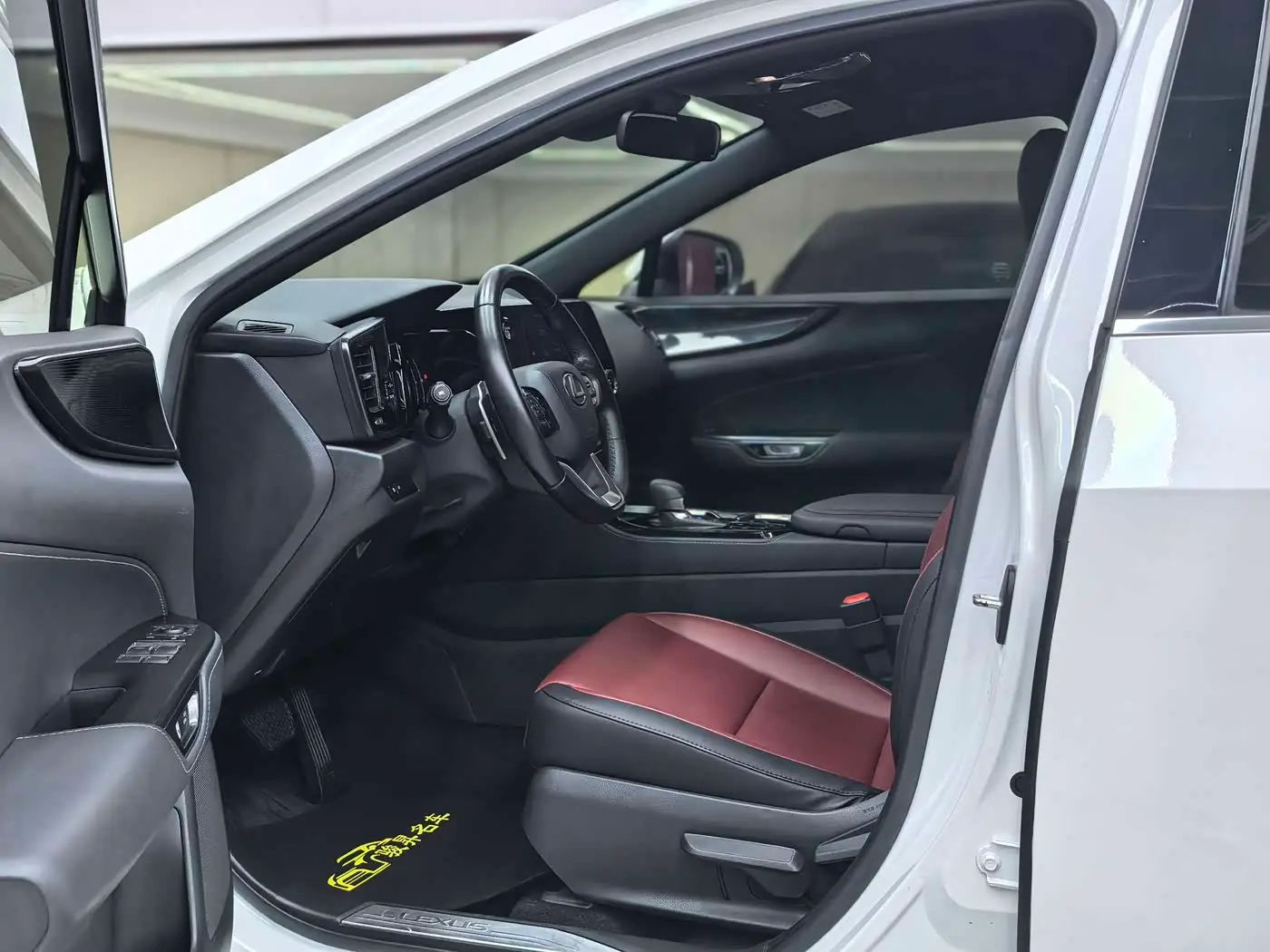 Lexus NX 2023 — Photo 10/20