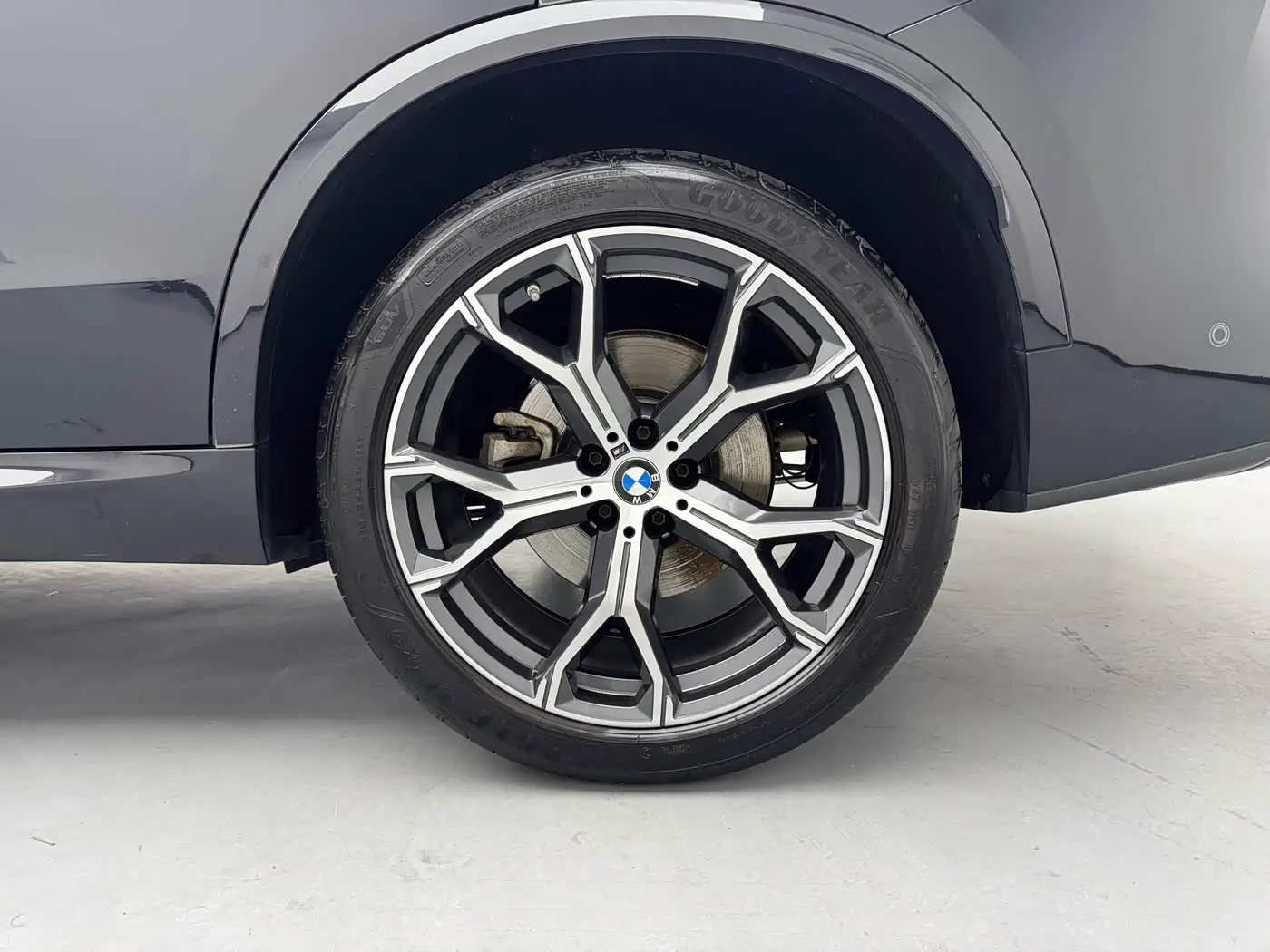 BMW X5 2024 — Photo 8/18
