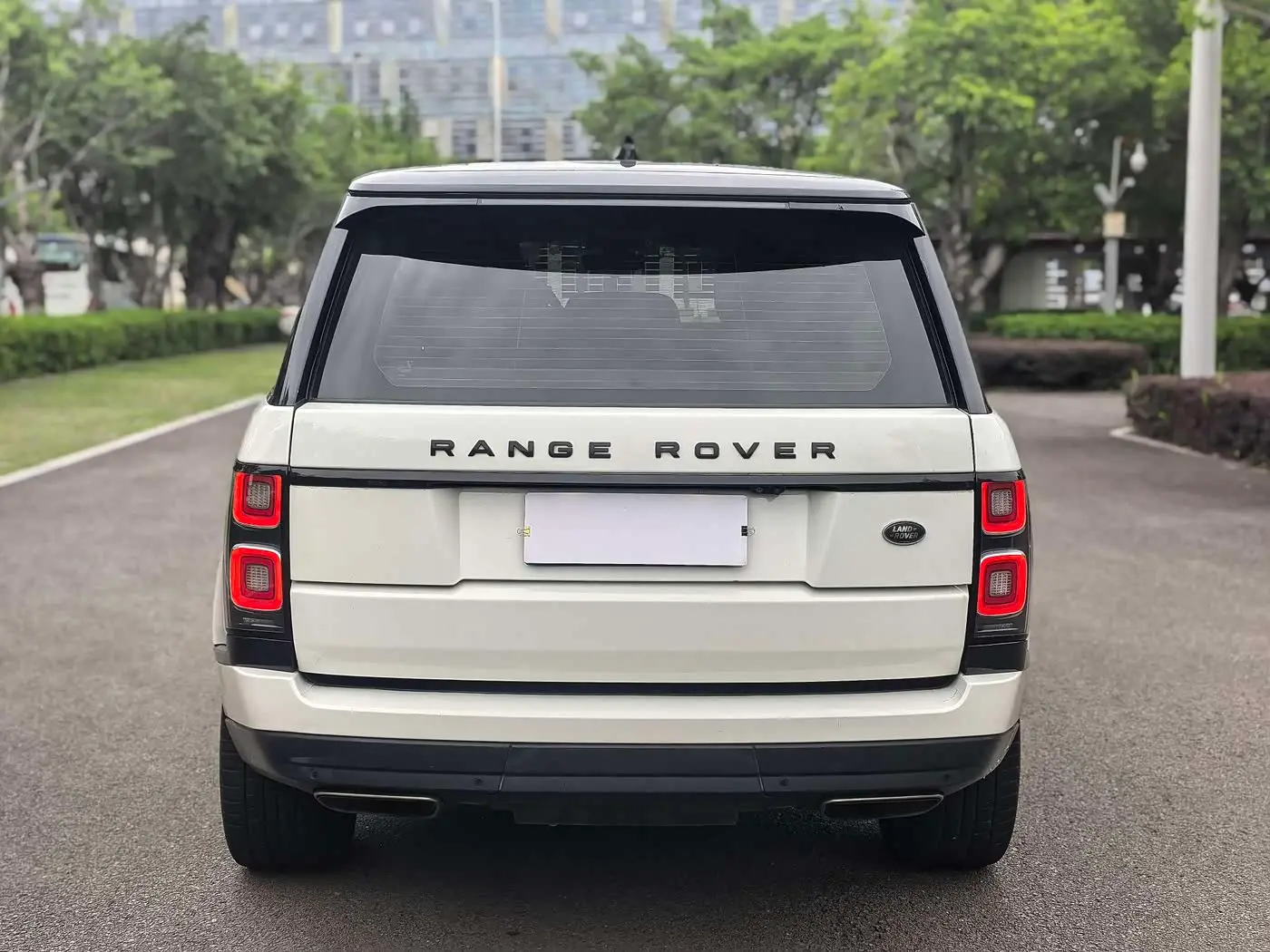 Land Rover Range Rover 2018 — Photo 6/15
