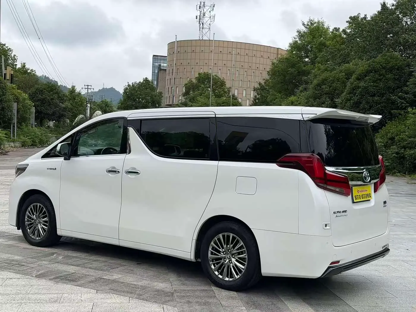 Toyota Alphard 2020 — Photo 5/12