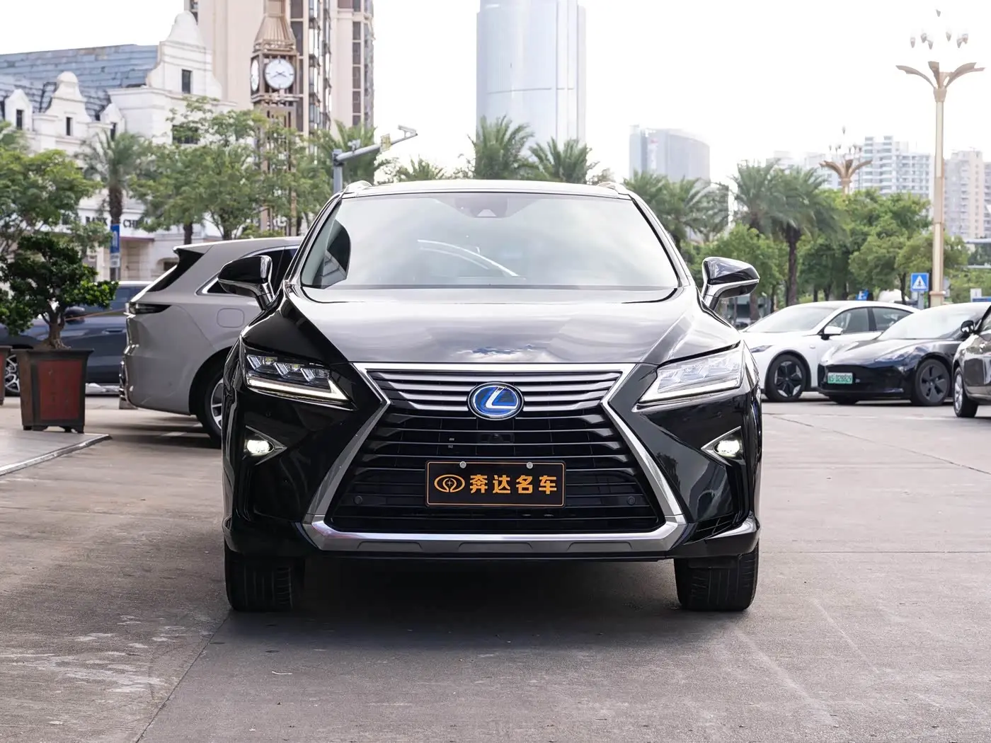 Lexus RX 2018 — Фото 2/20