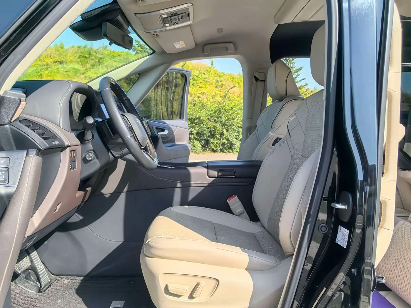 Toyota Alphard 2023 — Фото 9/20
