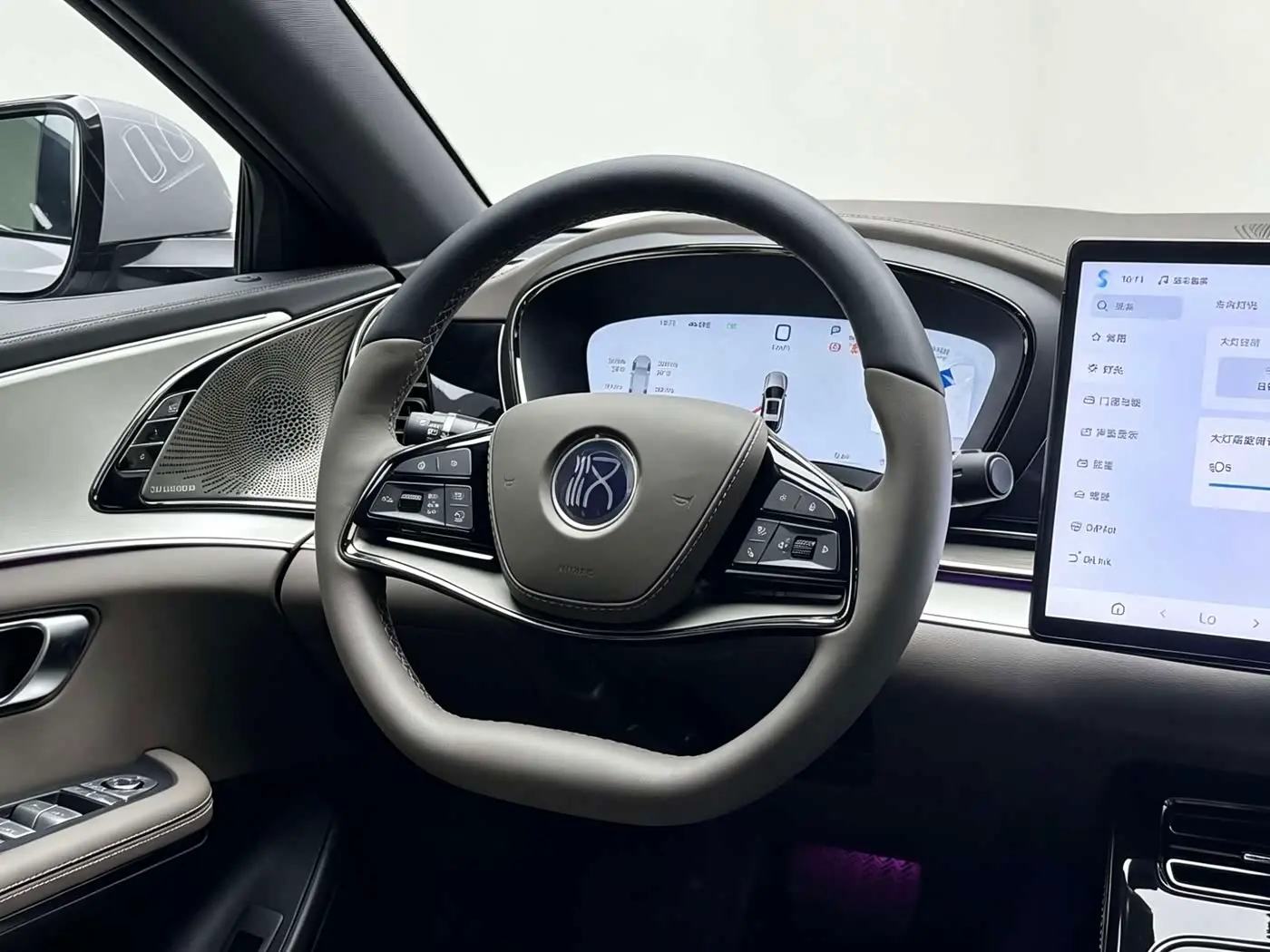 BYD Han 2025 — Şəkil 12/20