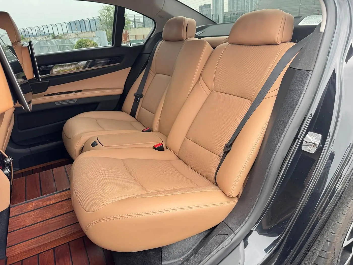 BMW 7 Series 2010 — Photo 14/20