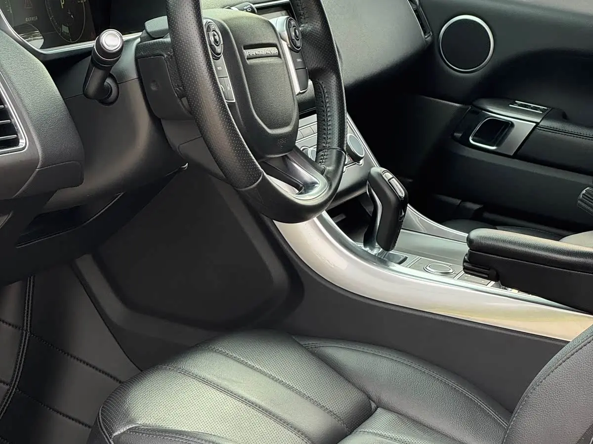 Land Rover Range Rover Sport 2017 — Photo 7/17