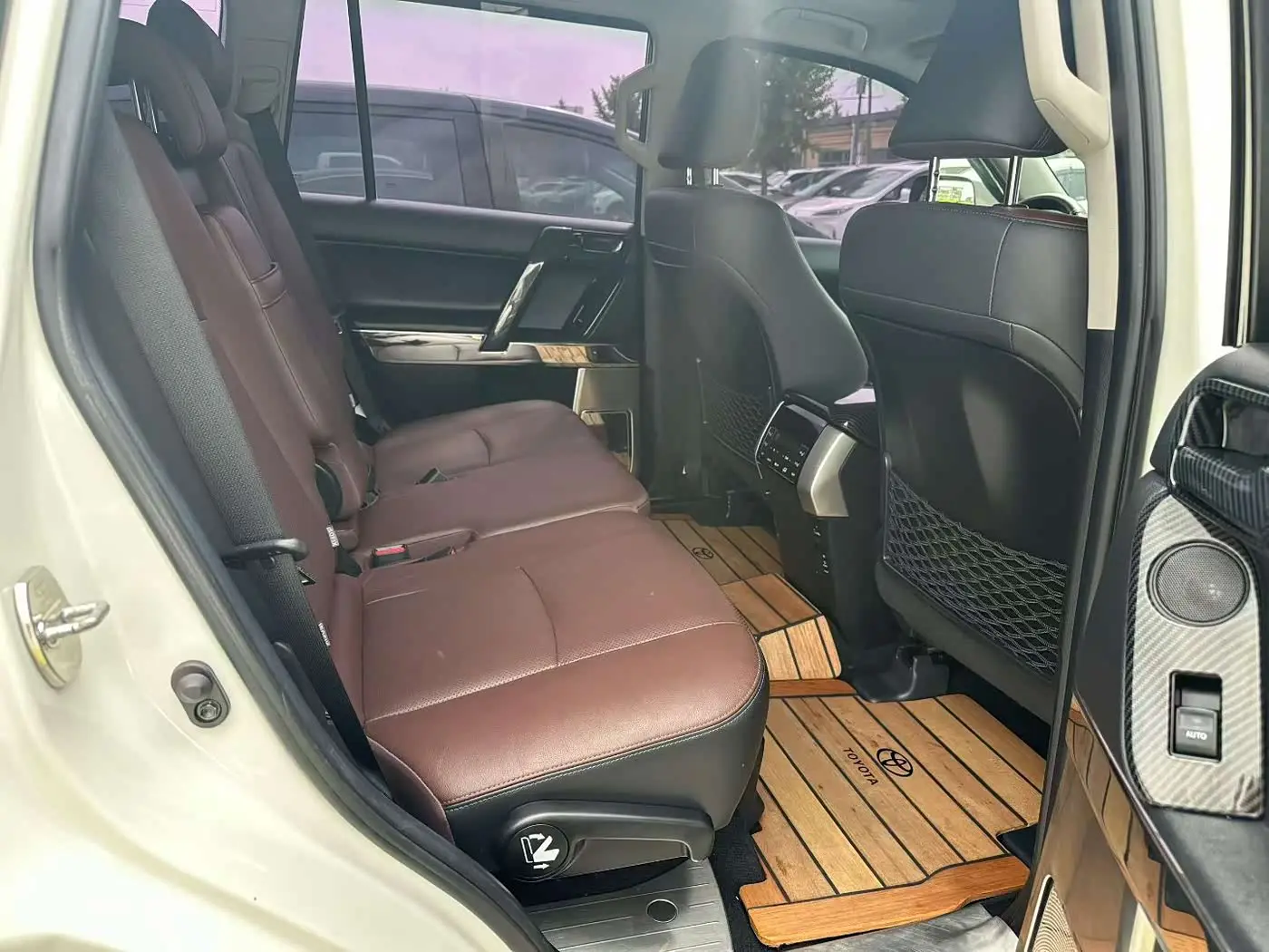 Toyota Prado 2018 — Photo 7/9