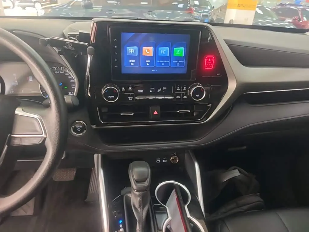 Toyota Highlander 2024 — Photo 13/20