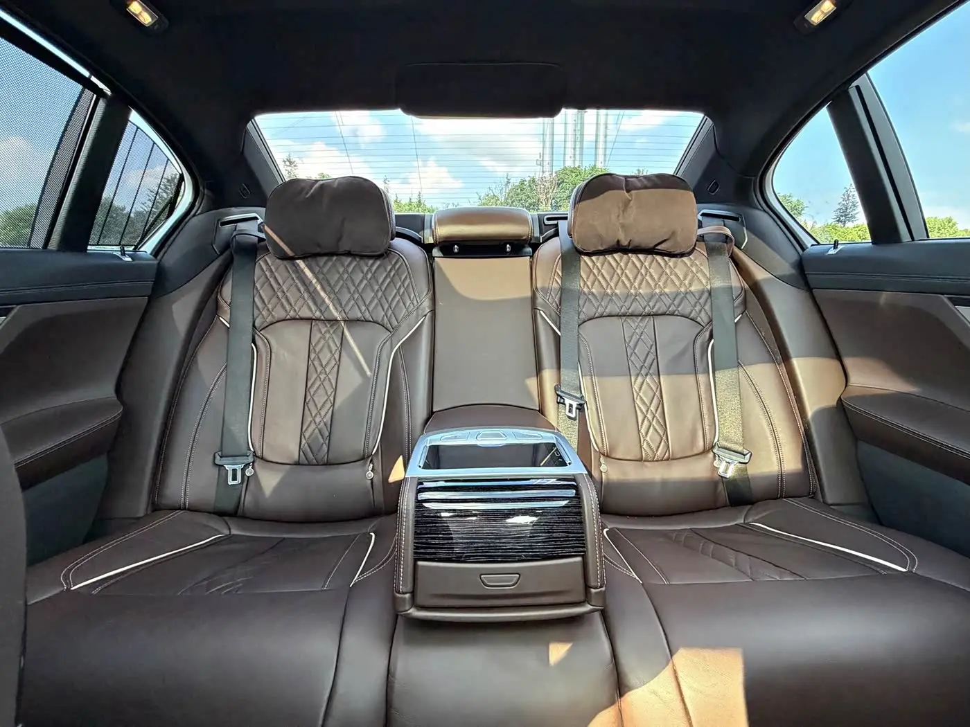 BMW 7 Series 2020 — Photo 14/20