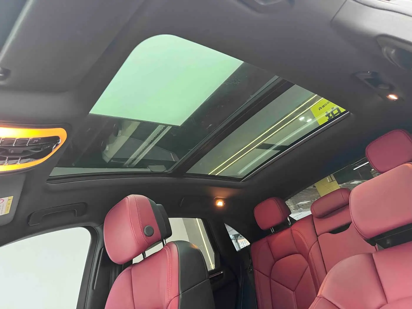 Porsche Macan 2021 — Photo 12/16