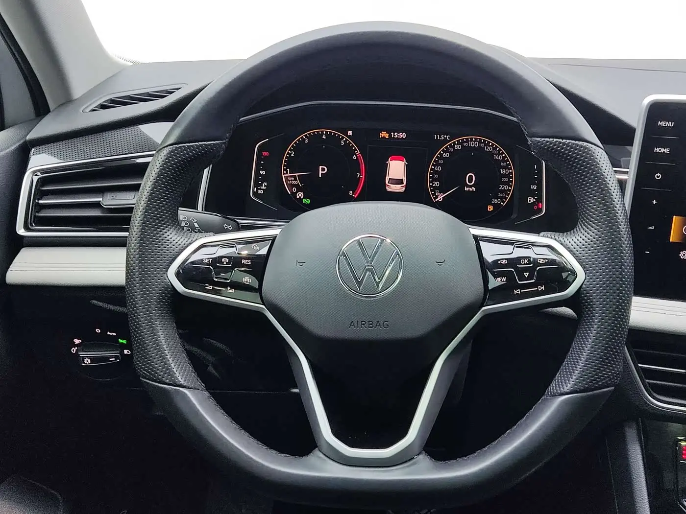 Volkswagen Tiguan L 2023 — Photo 11/18