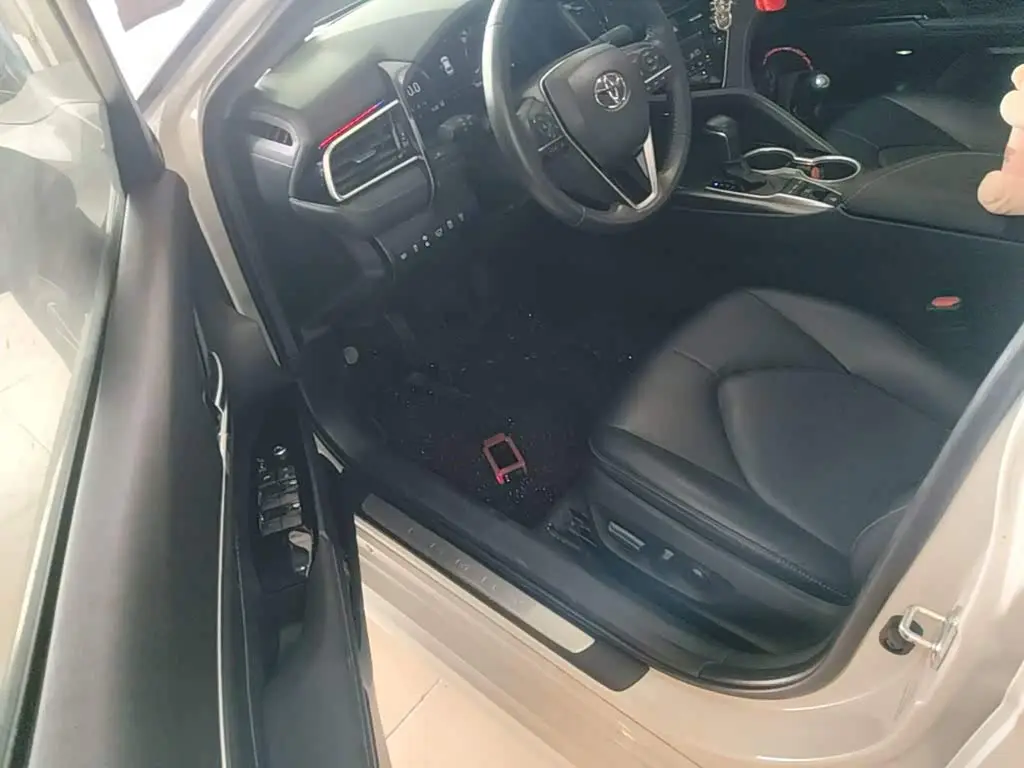Toyota Camry 2023 — Şəkil 16/20