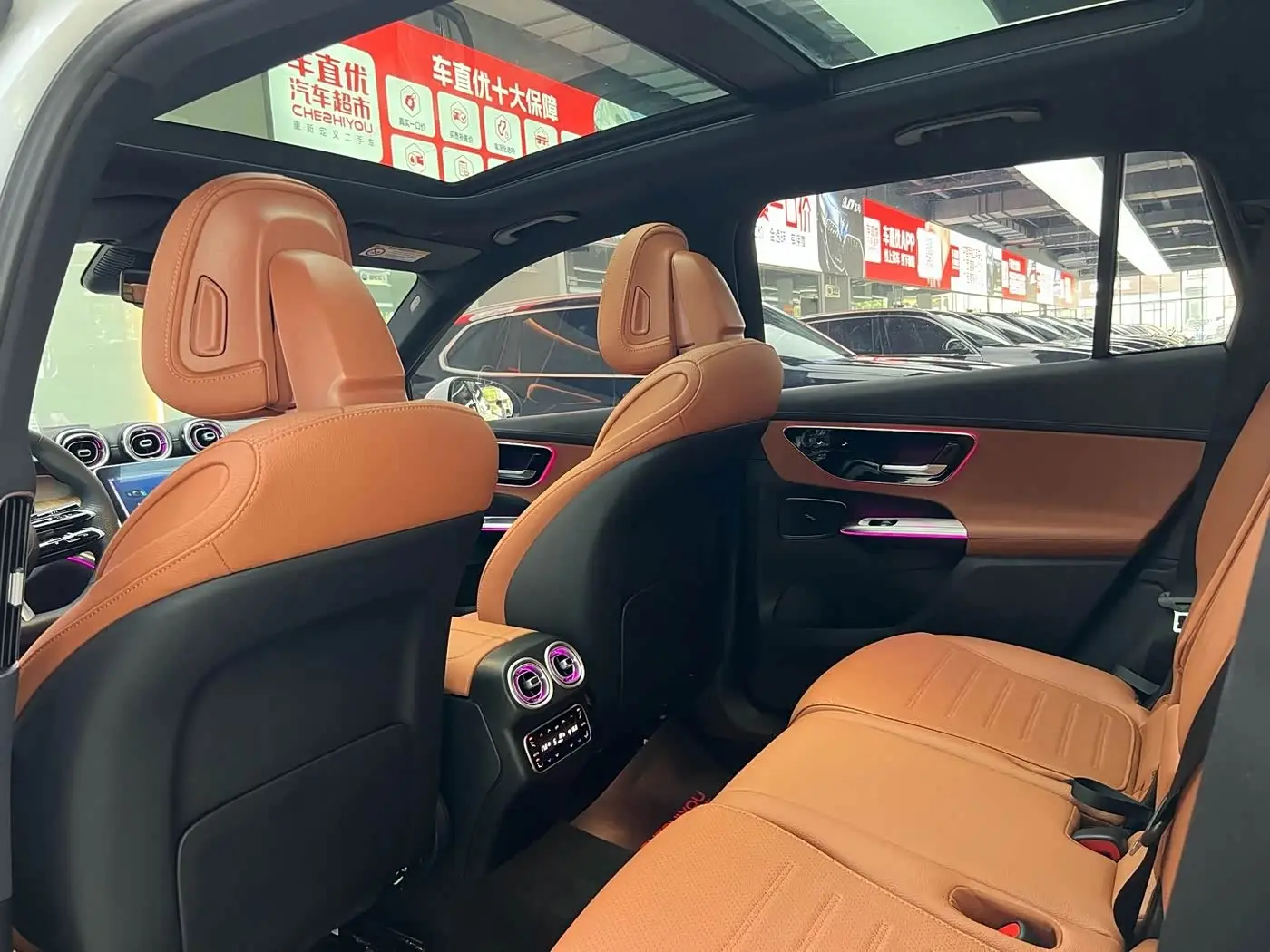 Mercedes-Benz GLC 2023 — Photo 11/20