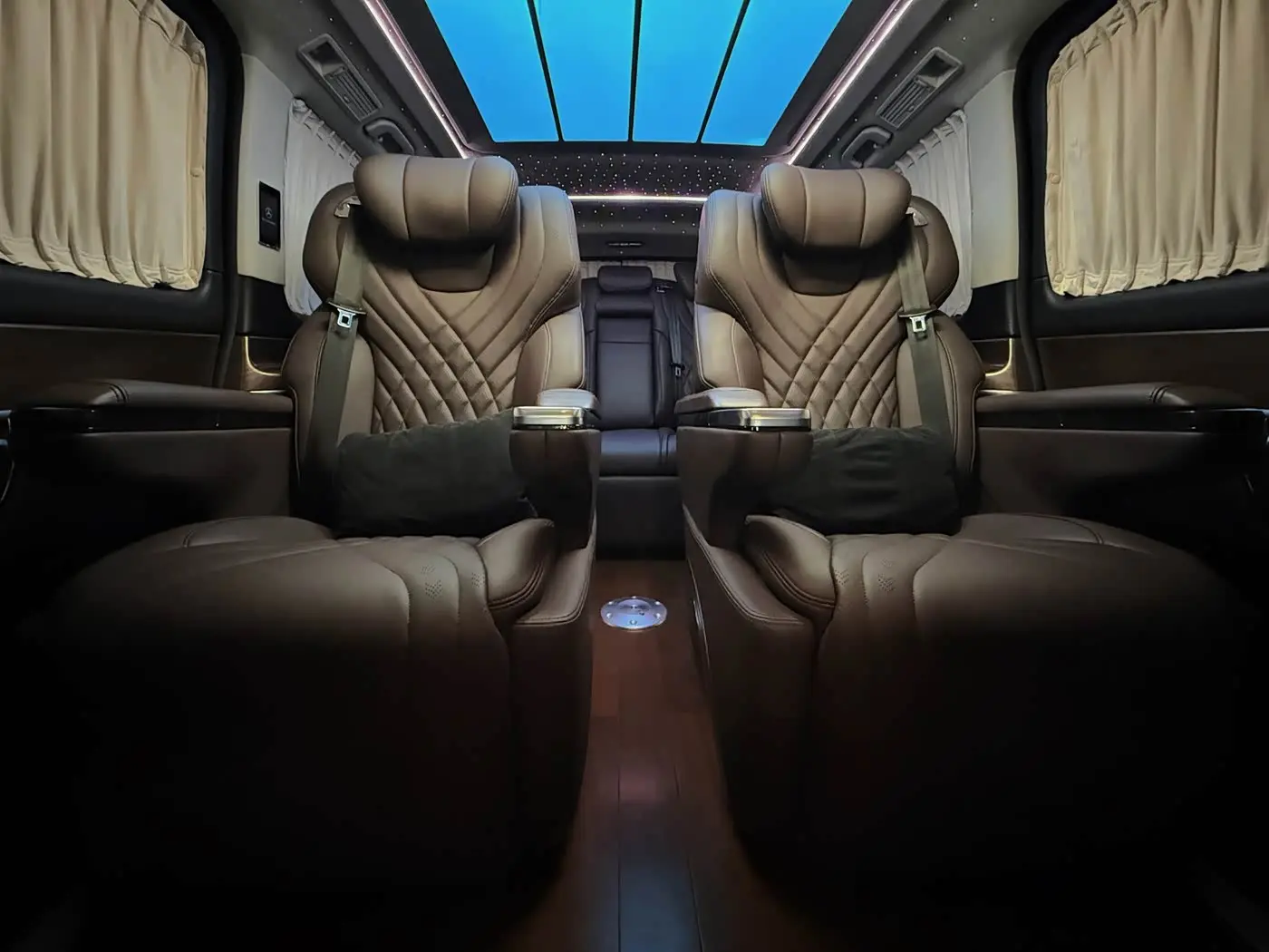 Mercedes-Benz V-Class 2022 — Şəkil 14/17