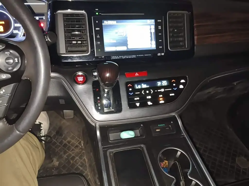 Honda Elysion 2019 — Şəkil 13/20