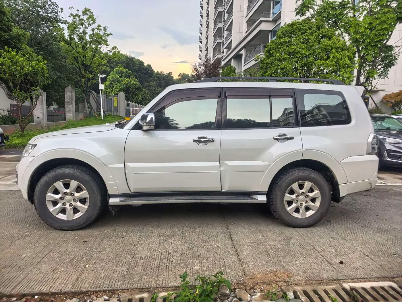 Mitsubishi Pajero 2018 — Şəkil 4/19