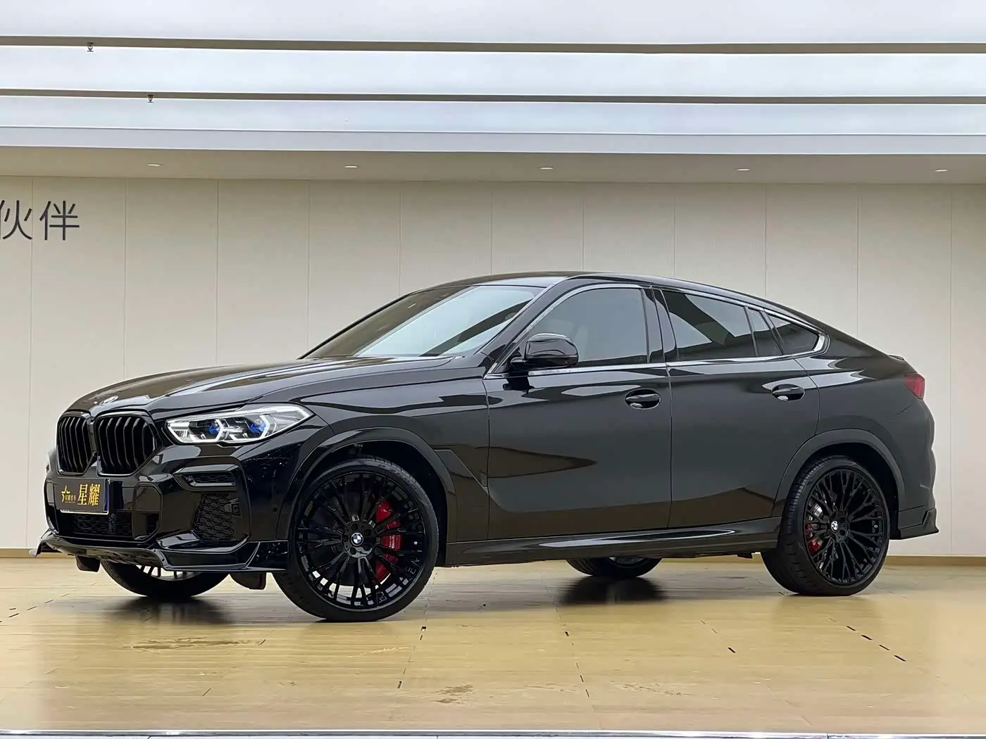 BMW X6 2022 — Фото 1/20