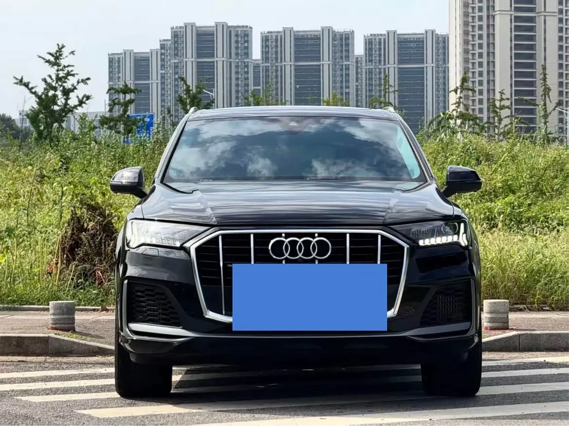 Audi Q7 2023 — Фото 1/14